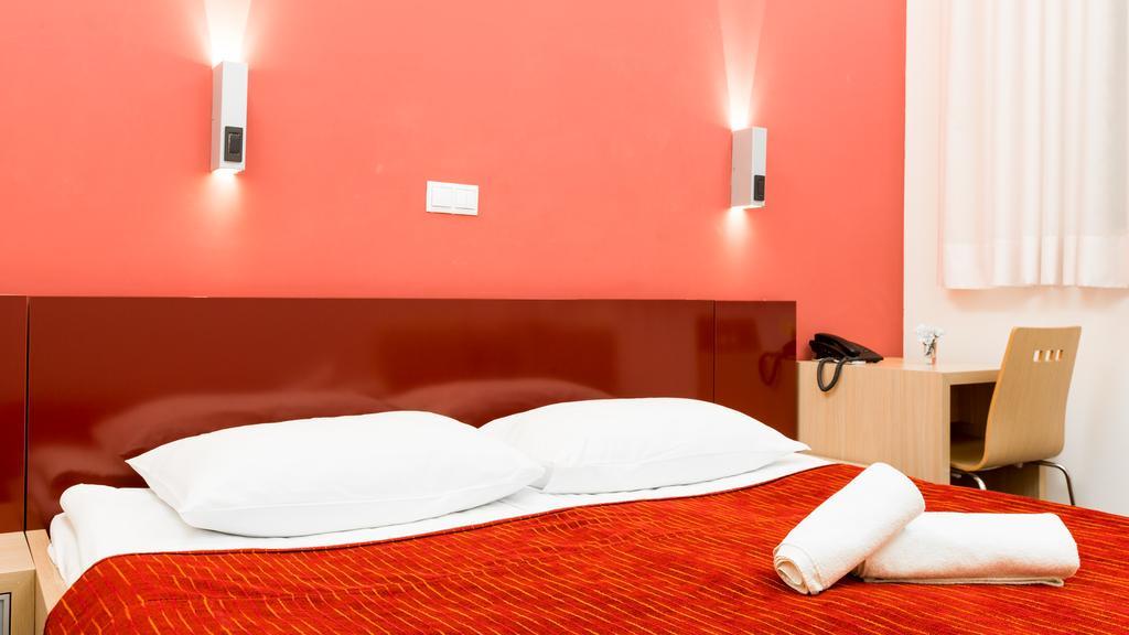 Dream Hotel Velika Gorica Exteriör bild